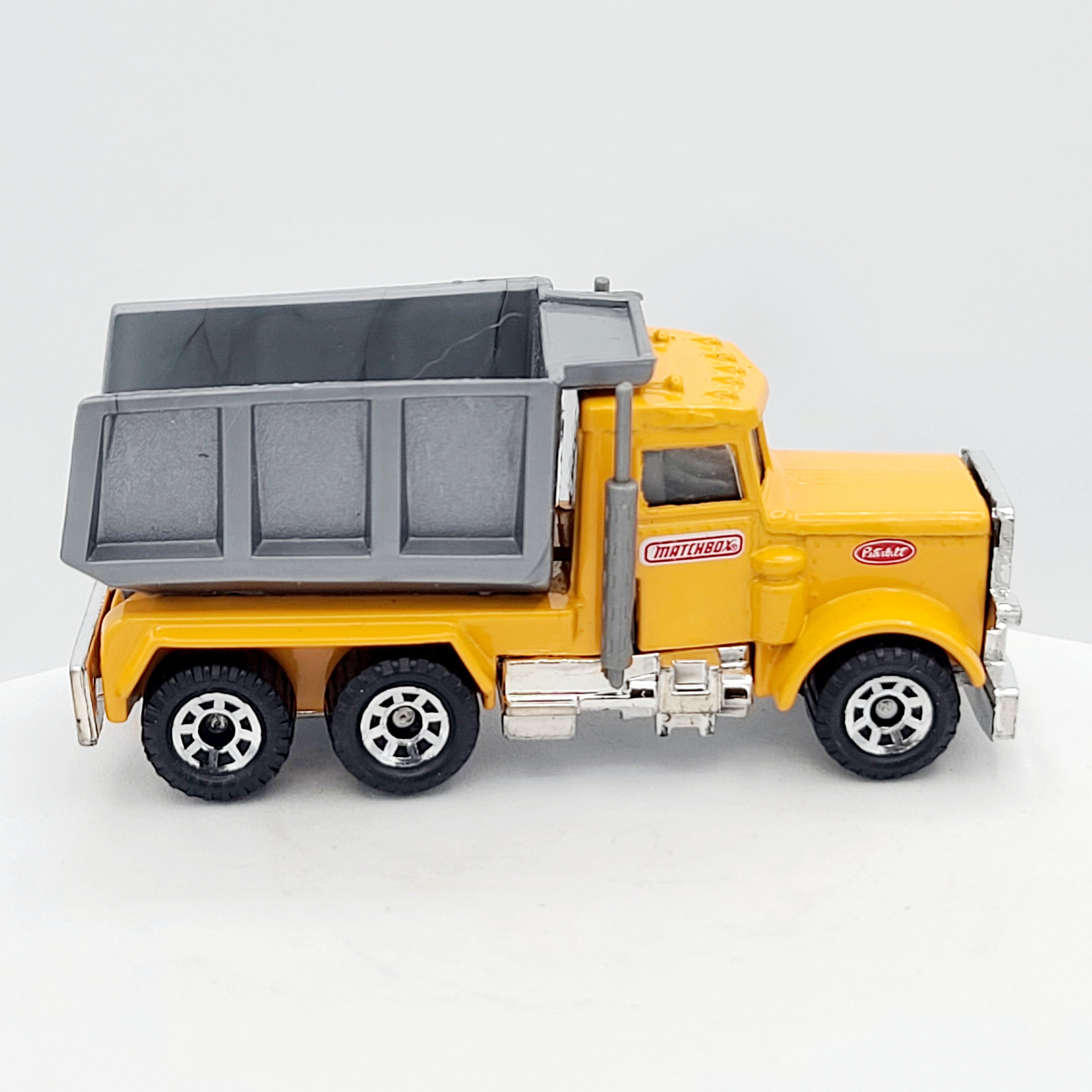 Matchbox Peterbilt i80 Dump Truck (1997 MBX 5 Pack Exclusive - Construction)